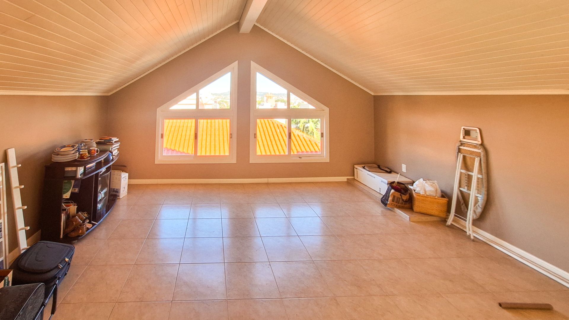Casa no Santo Inácio com 3 dormitórios e pátio com piscina - Foto 26