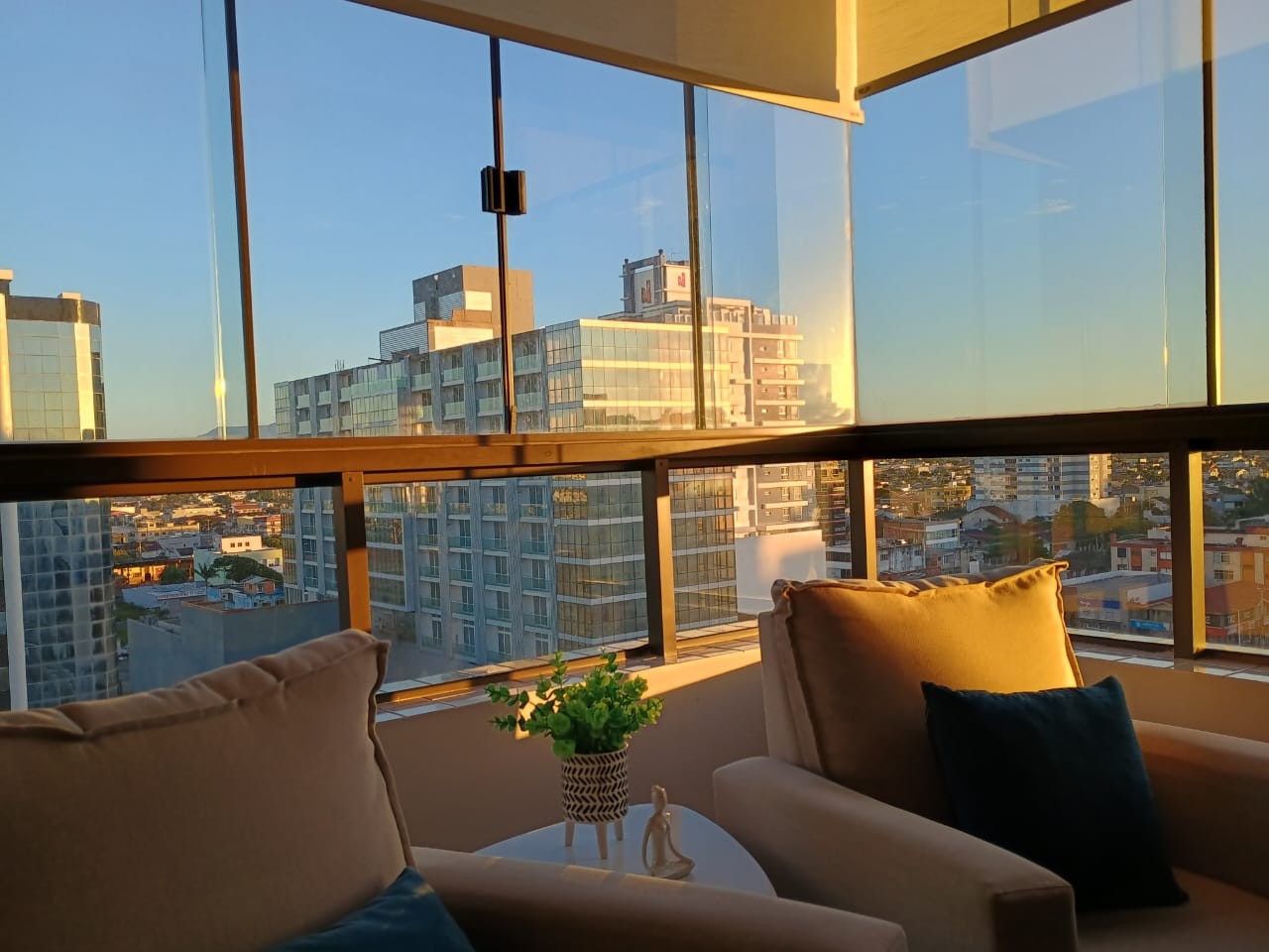 Apartamento com 2 dormitórios para venda no Centro. - Foto 23