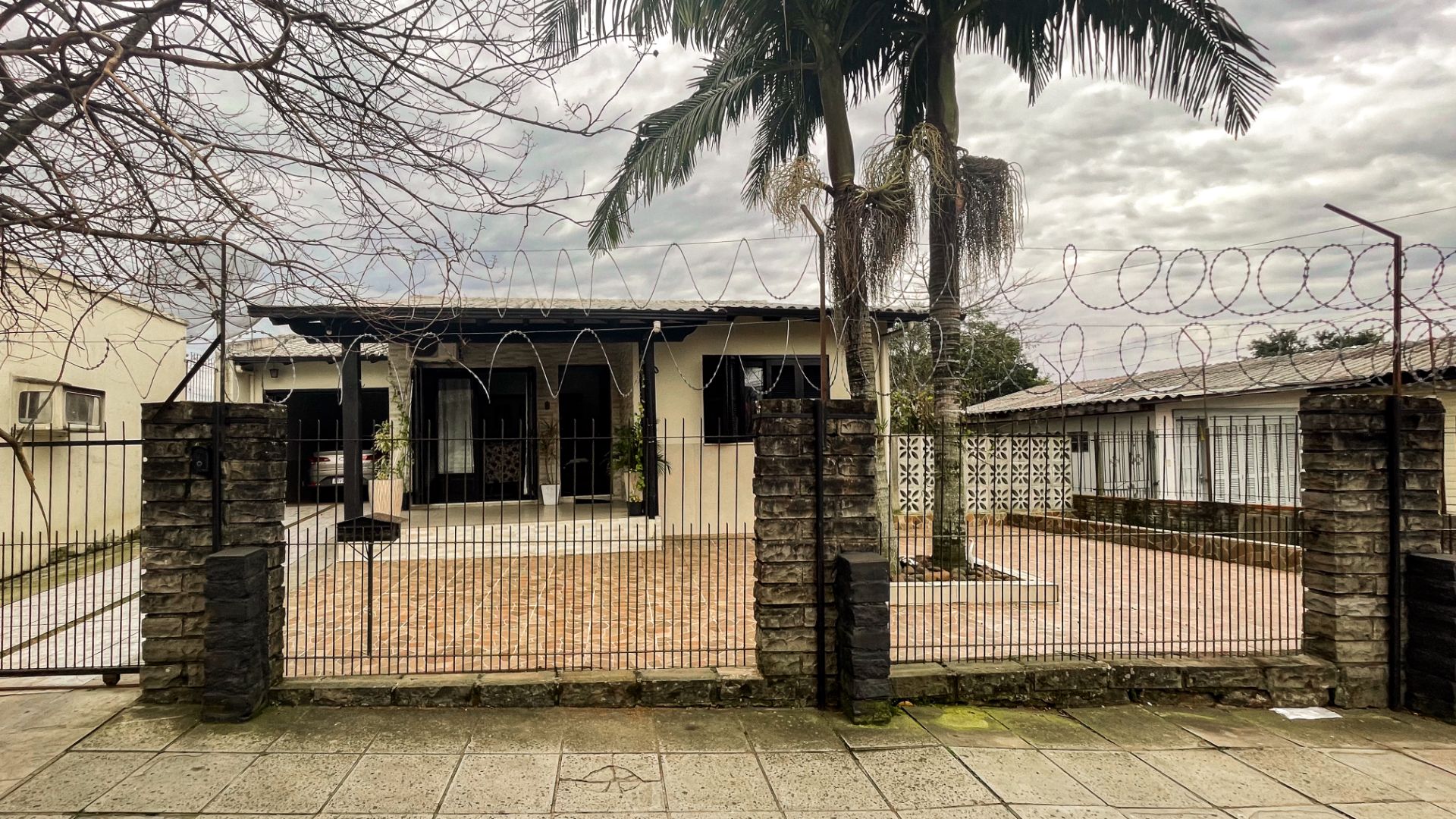 Casa no Senai com 3 dormitórios