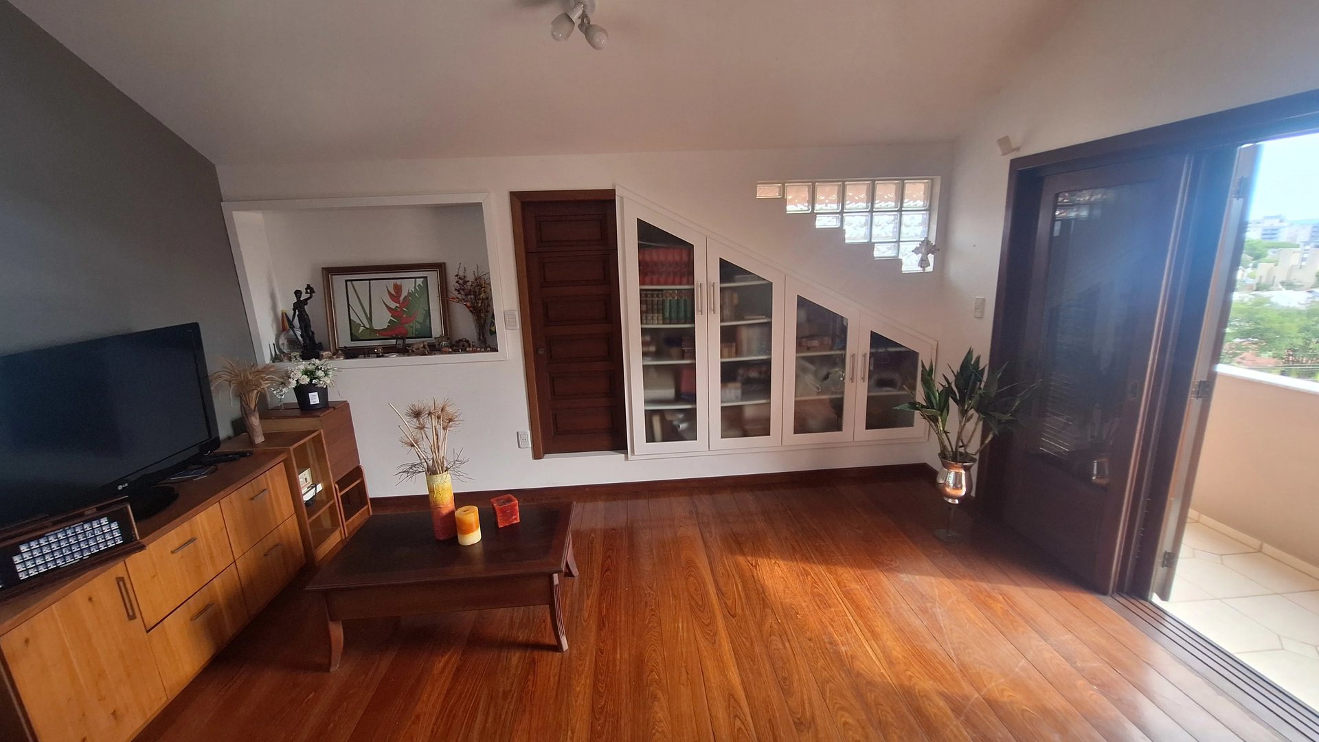 Linda casa de 4 dormitórios 3 suítes, 2 banheiros, piscina com salão de festas - Foto 10