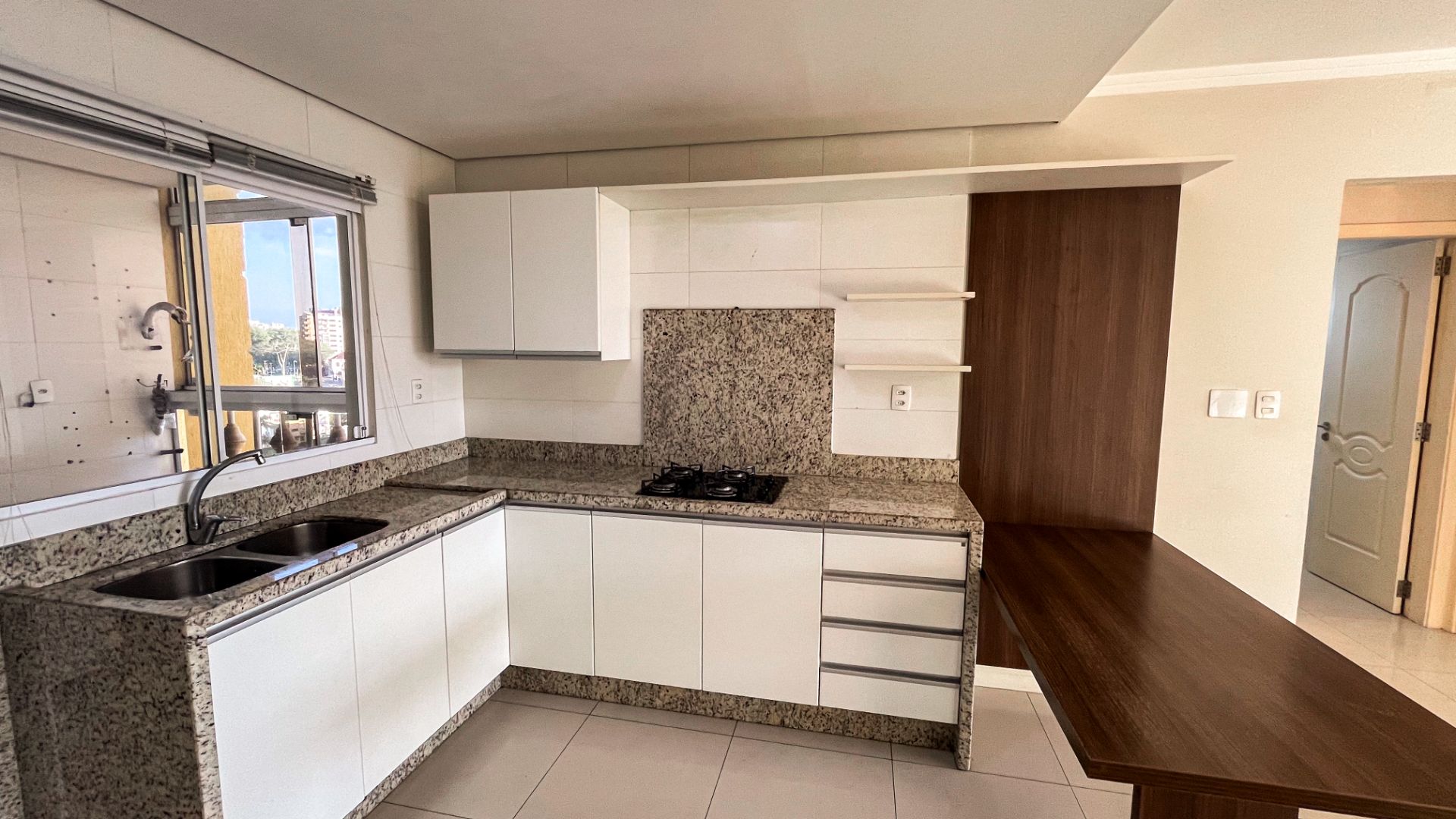Apartamento no Residencial Athenas com 2 Dormitórios e Suíte - Foto 6