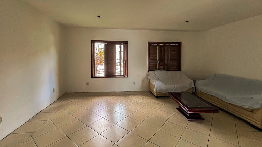 Casa de esquina no Centro com 3 dormitórios e piscina - Foto 8
