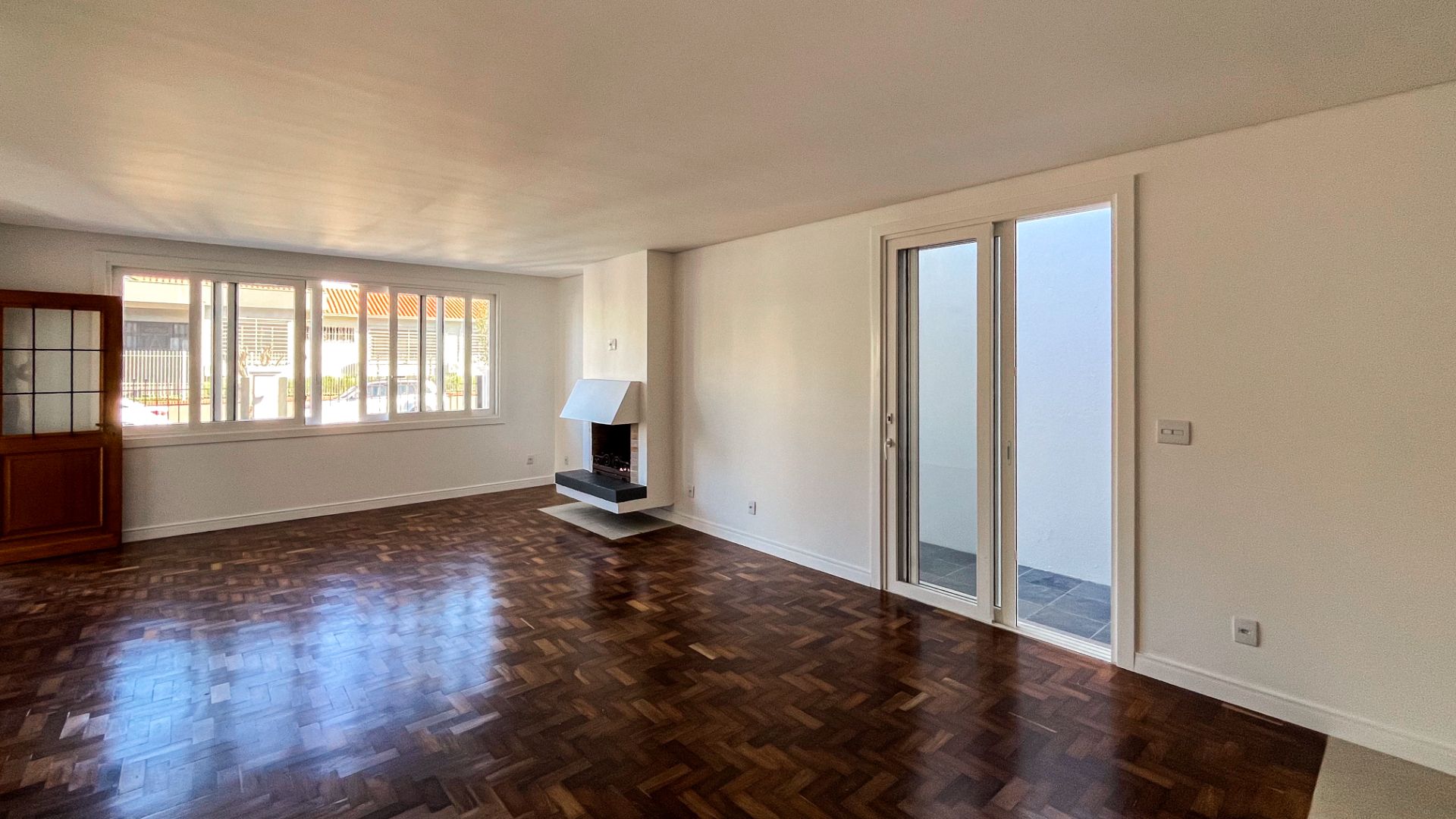 Casa no Goiás com 4 dormitórios, 2 suítes e piscina - Foto 12
