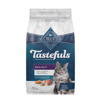 Blue Buffalo BLUE Tastefuls Adult Cat 7+ Chicken and Brown Rice Recipe Dry Cat Food 7 lb Bag-product-tile