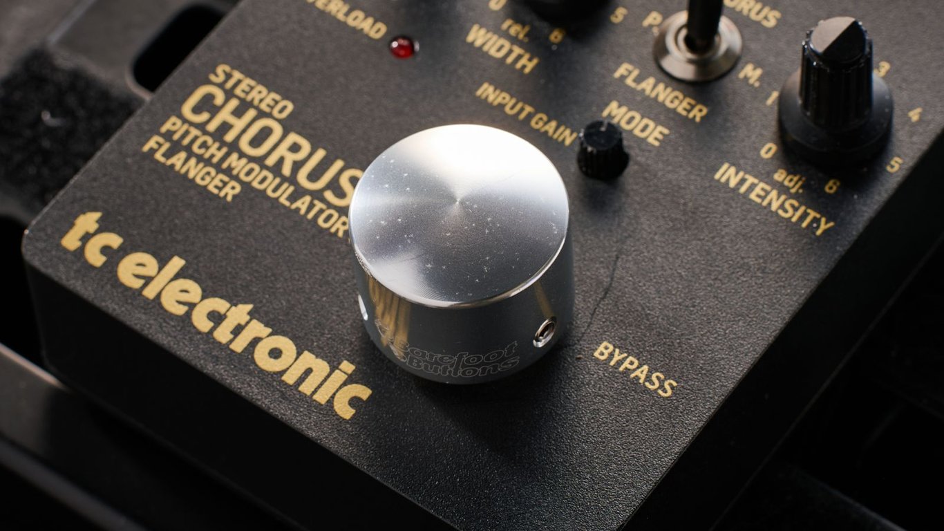 A silver footswitch topper on a TC Electronic Stereo Chorus pedal