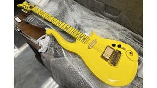 Prince's Cloud III guitar &ndash;&nbsp;freshly unwrapped!