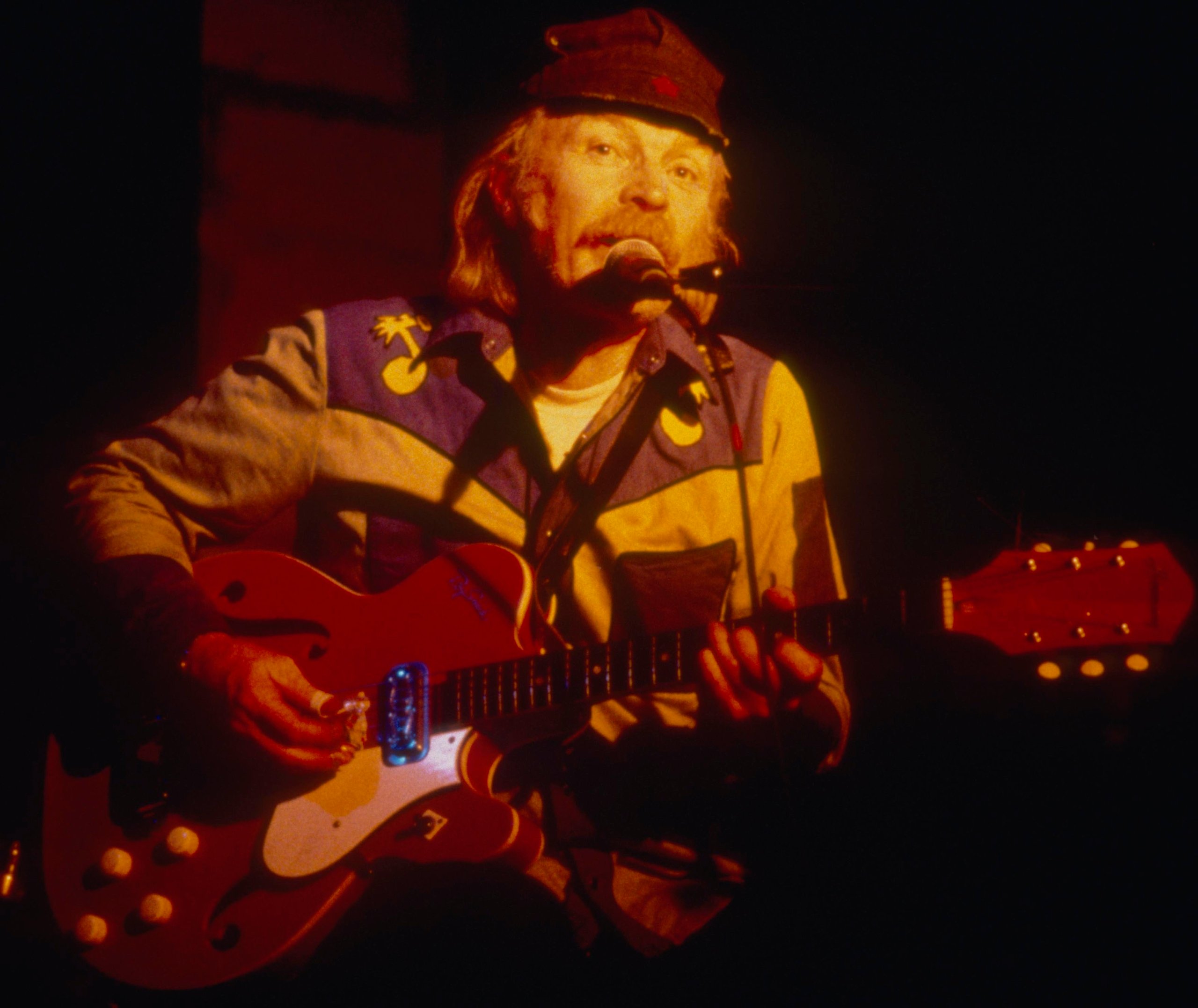 Michael Hurley performs onstage