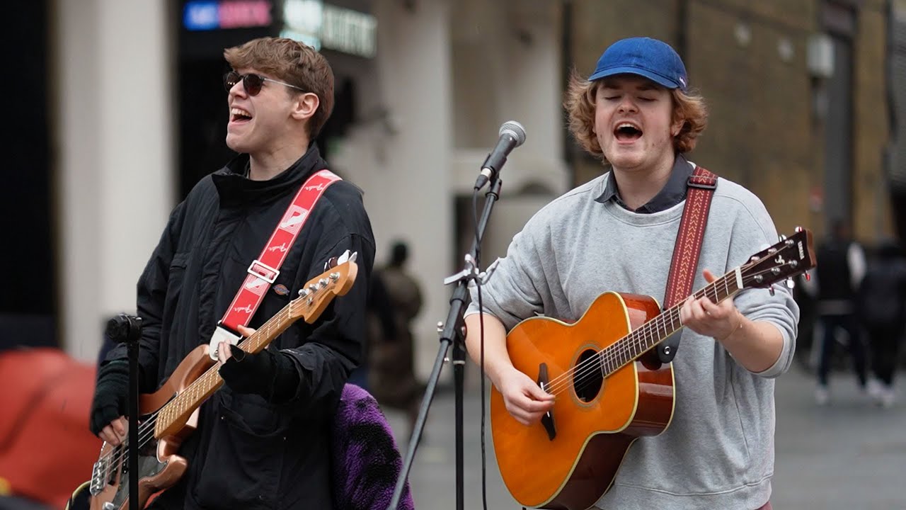 Wheatus &lsquo;Teenage Dirtbag' by Matt Bawtree at Leicester Square, London, February 2025 - YouTube