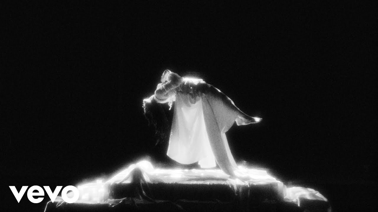 The Last Dinner Party - My Lady of Mercy - YouTube