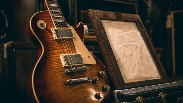 Vince Gill’s Prized 1959 Les Paul Has a Story Guitar Players Won’t Forget inline image