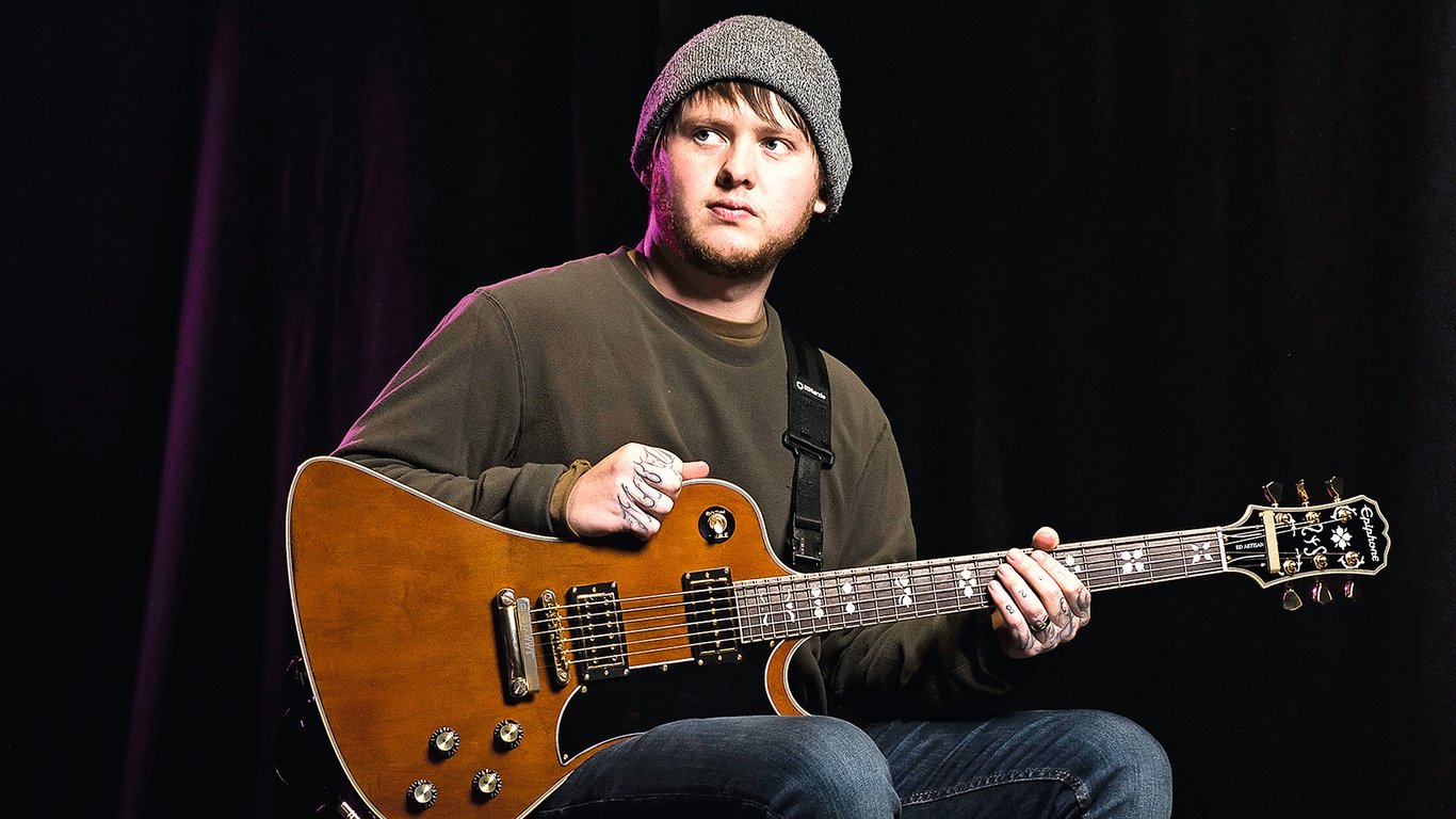 Lee Malia with his Epiphone RD