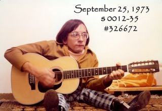 G. Scott Robinson playing his Martin S 00 12-35