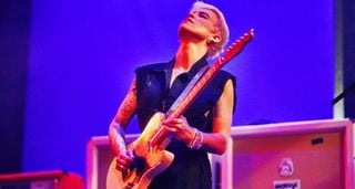 Carmen Vandenberg plays her Esquire onstage