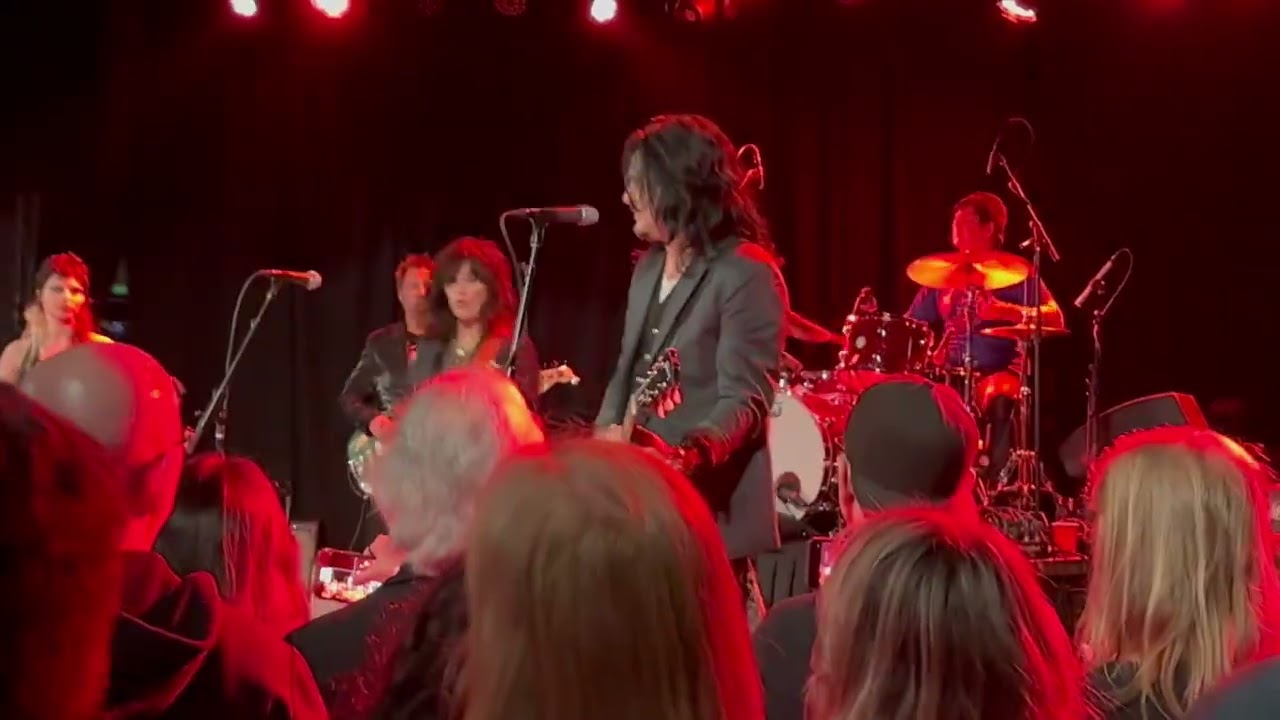 Kathy Valentine - Can't Stop the World - YouTube