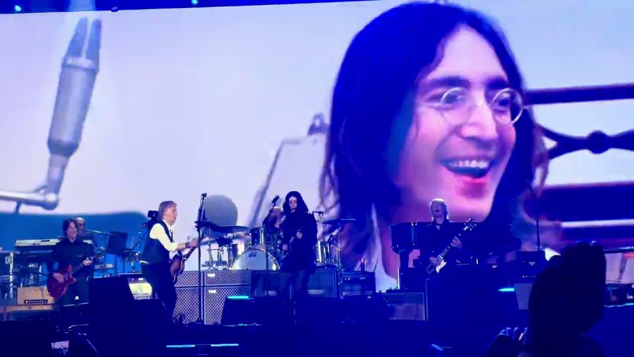Get Back Paul McCartney Ft. St. Vincent Corona Capital 2024 - YouTube