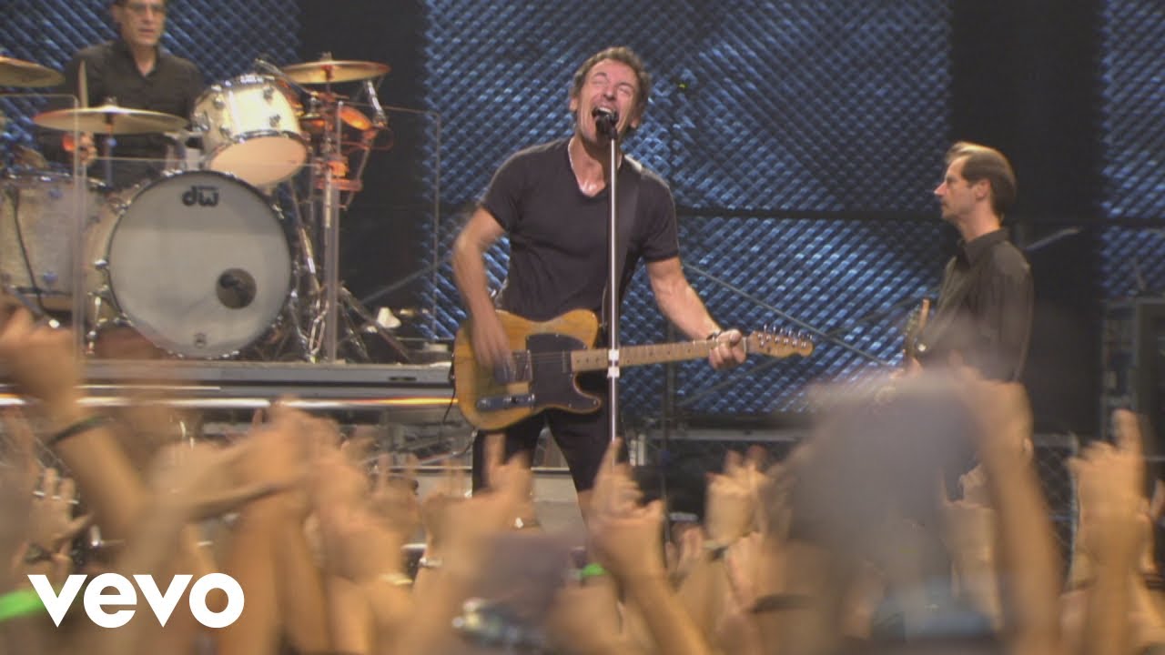 Bruce Springsteen & The E Street Band - Born to Run (Live In Barcelona) - YouTube