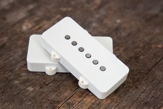 Seymour Duncan Silencer Jazzmaster pickups with white covers