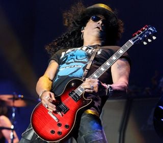 Slash performs onstage at Foro Sol in Mexico City, Mexico on May 3, 2019