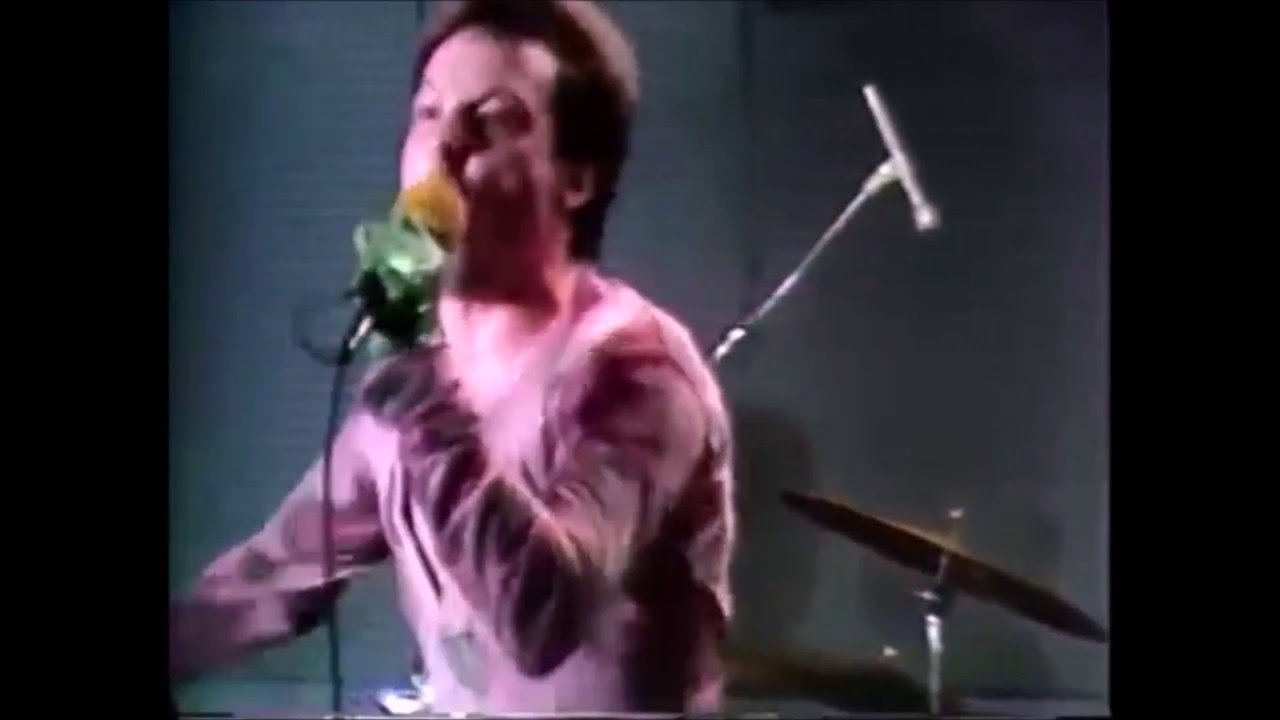 Dead Kennedys - Holiday in Cambodia (HQ) - YouTube