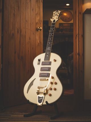Eastwood Astroluxe Custom