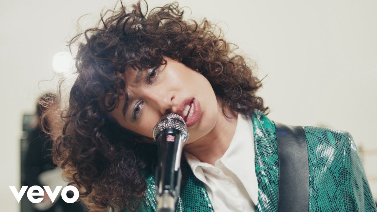 Towa Bird - Boomerang [Official Music Video] - YouTube