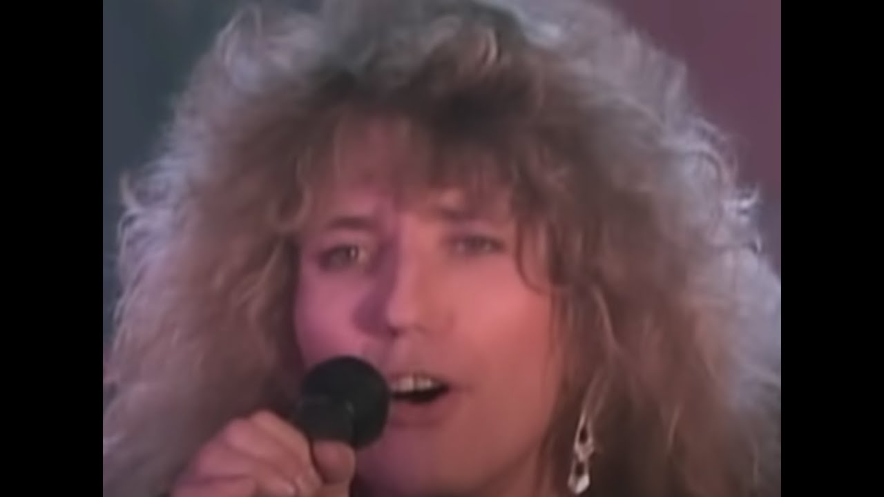 Whitesnake - Give Me All Your Love (Official Music Video) - YouTube