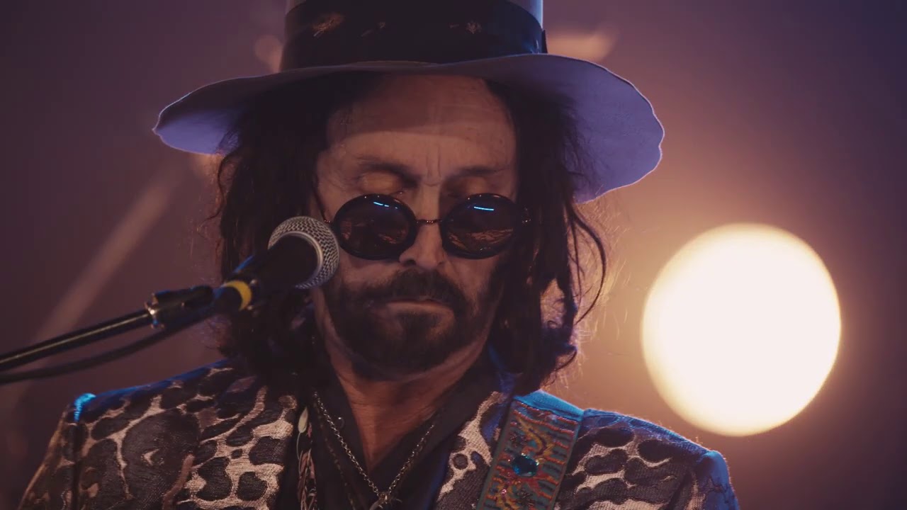 Mike Campbell & The Dirty Knobs - Between Two Worlds (Tom Petty & The Heartbreakers Cover) - YouTube