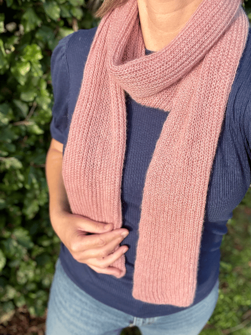 Gabi Scarf strikkeopskrift fra AlelaKnit