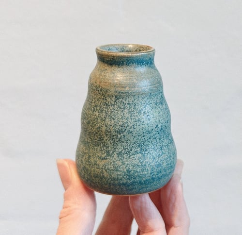 VASE LILLE MAT BLÅ fra LOKO KERAMIK