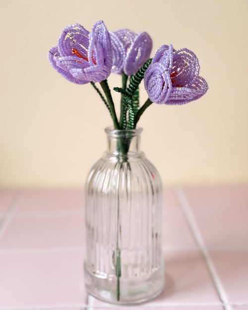 Lilla Krokus perleblomst fra By Maria Silje