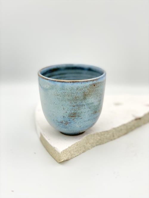 Vinterblå fra Nørrebrokeramik.dk (firmanavn, OHØJ)