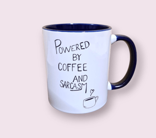 Krus: powered by coffee and sarcasm Blå - Produkt nr. 79