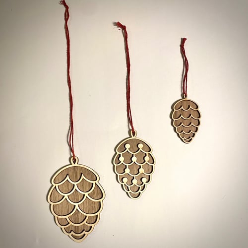 Tre kogler på snor fra Urstad Design