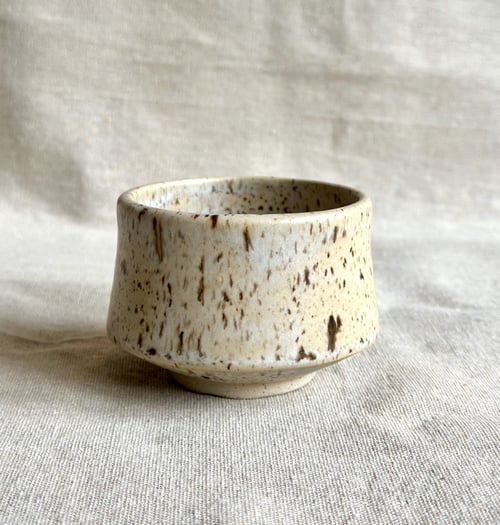 Kate flat white kop, beige