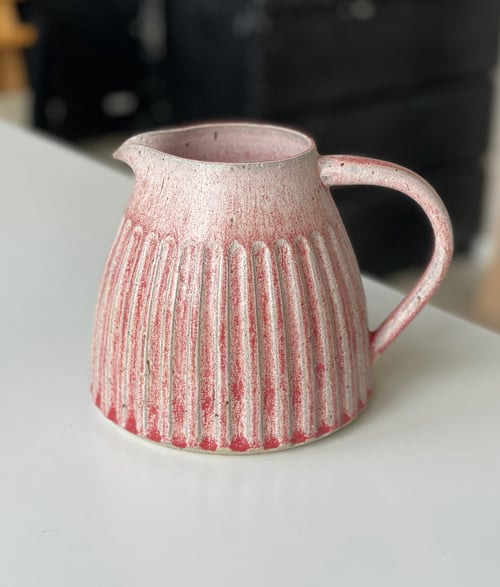Kande m. riller, rødmeleret - 1,4 liter fra Aaskoven Keramik
