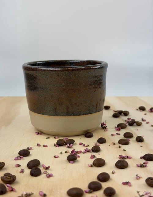 Brun kop med glimmer