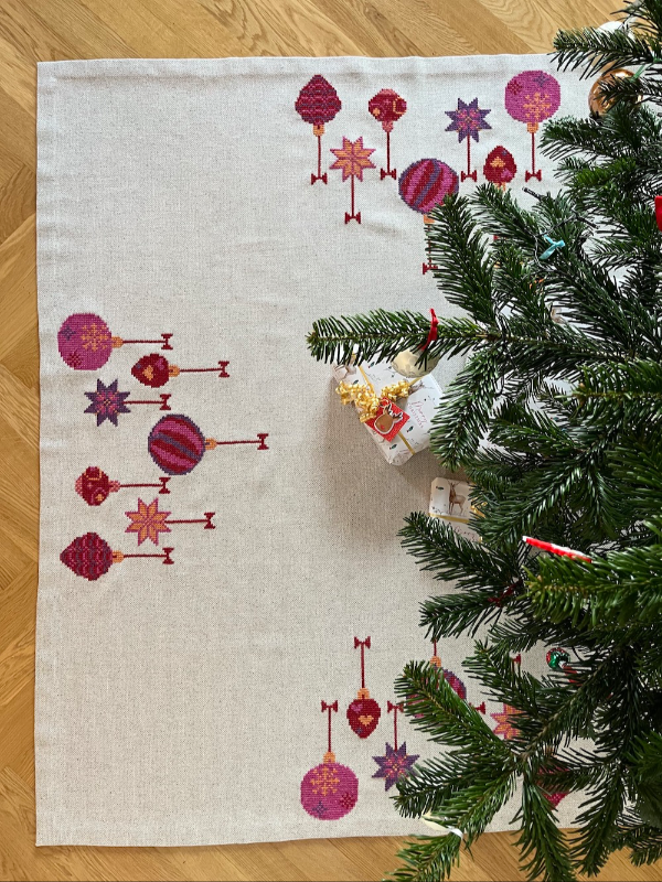 Rød jul med stil-Juletræstæppe 2028-2 Str. 140 x 140 cm. - billede 3