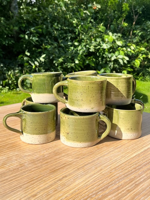 Flaskegrønne kopper