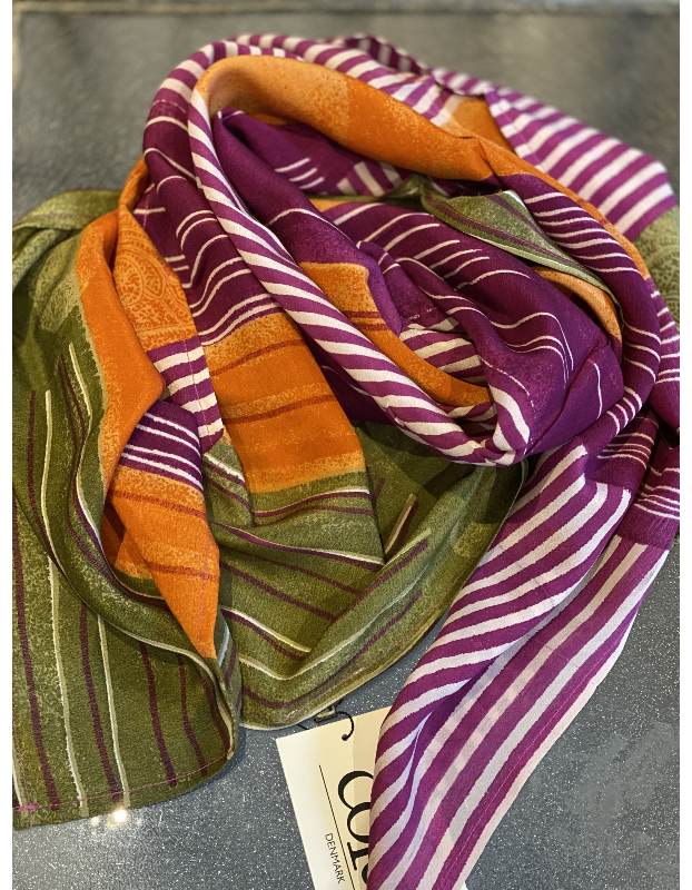 Silketørklæde. Silkesari. Olivengrøn/blomme/orange - billede 1