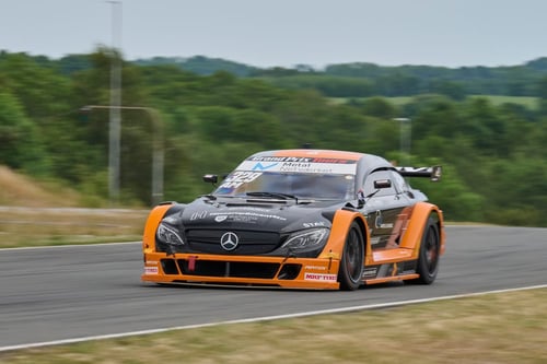 JERES LOGO PÅ RACEREN!!