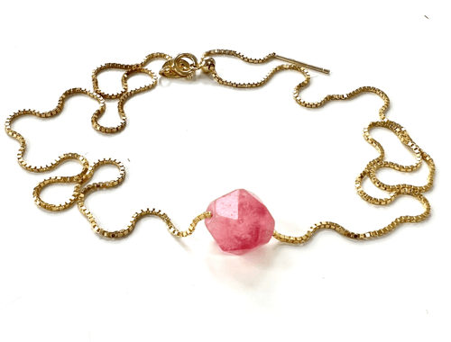 Pink Rhodonit star cut- vedhæng fra BeYou Crystals 