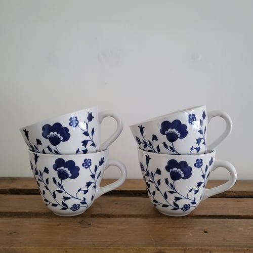 Blå blomstrede Kopper