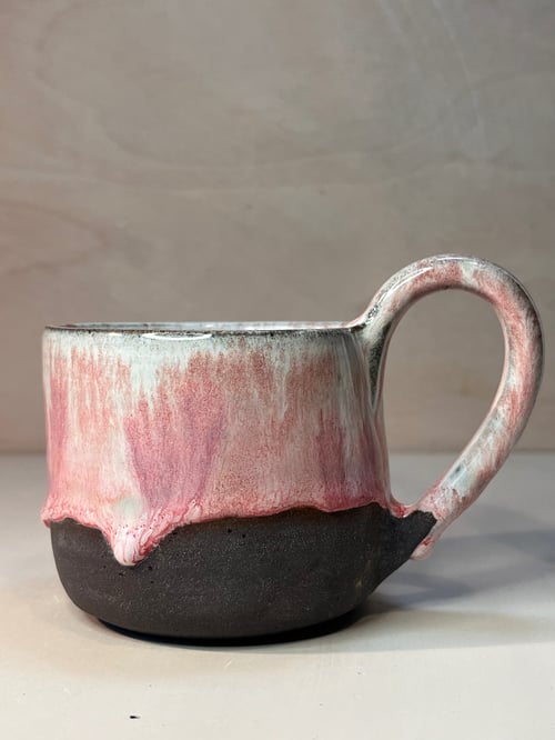 Hjerteformet kop. 310 ml. H: 7 cm fra Clay By Hornstrup