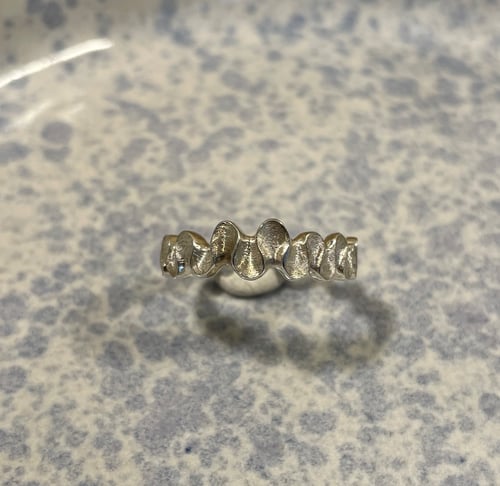 Facetbølge Ring