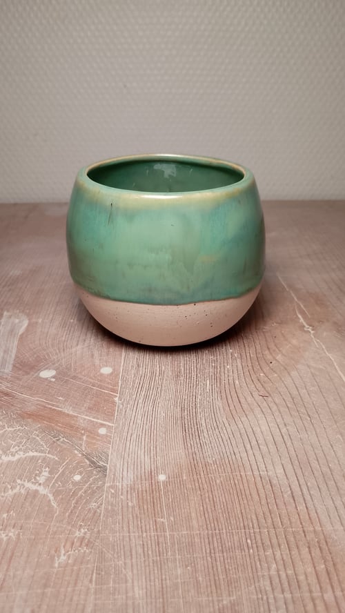 Håndlavet kaffekrus i stentøj.