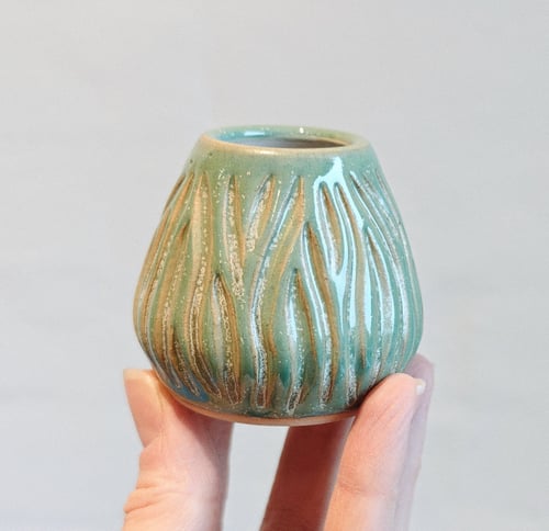 VASE LILLE MINTGRØN fra LOKO KERAMIK