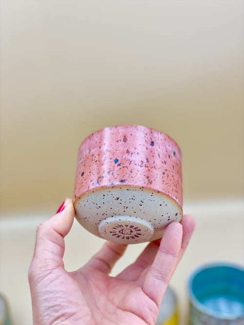 Kanso serien: Lyserød uden hank fra Nørrebrokeramik.dk (firmanavn, OHØJ)