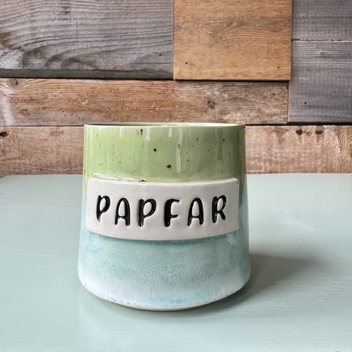 Papfar kop i grønne farver