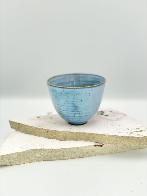 Vinterblå, uden hank fra Nørrebrokeramik.dk (firmanavn, OHØJ)