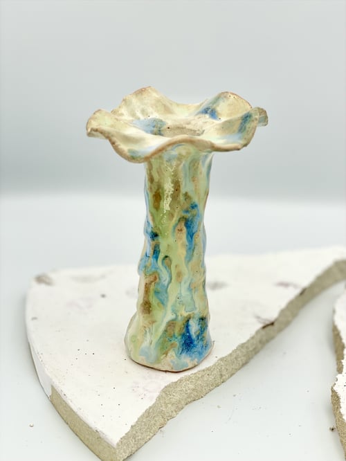 Håndbygget lysestage  fra Nørrebrokeramik.dk (firmanavn, OHØJ)